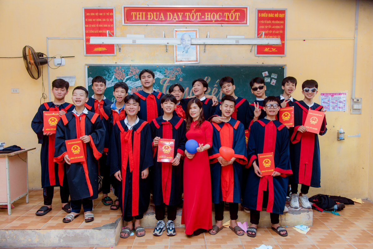 Cô giáo Vũ Thị Chí - tấm gương yêu nghề mến trẻ Cô giáo Vũ Thị Chí - tấm gương yêu nghề mến trẻ