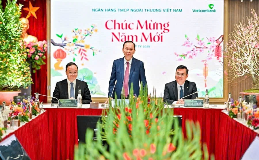 Đ/c Đào Minh Tú - Phó Bí thư Ban Cán sự Đảng, Phó Thống đốc Thường trực Ngân hàng Nhà nước Việt Nam chúc Tết Vietcombank nhân dịp Xuân Ất Tỵ 2025 Đ/c Đào Minh Tú - Phó Bí thư Ban Cán sự Đảng, Phó Thống đốc Thường trực Ngân hàng Nhà nước Việt Nam chúc Tết Vietcombank nhân dịp Xuân Ất Tỵ 2025