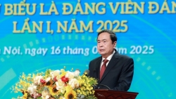 Biểu tượng của sức mạnh lao động và lý tưởng đảng viên trong thời đại mới