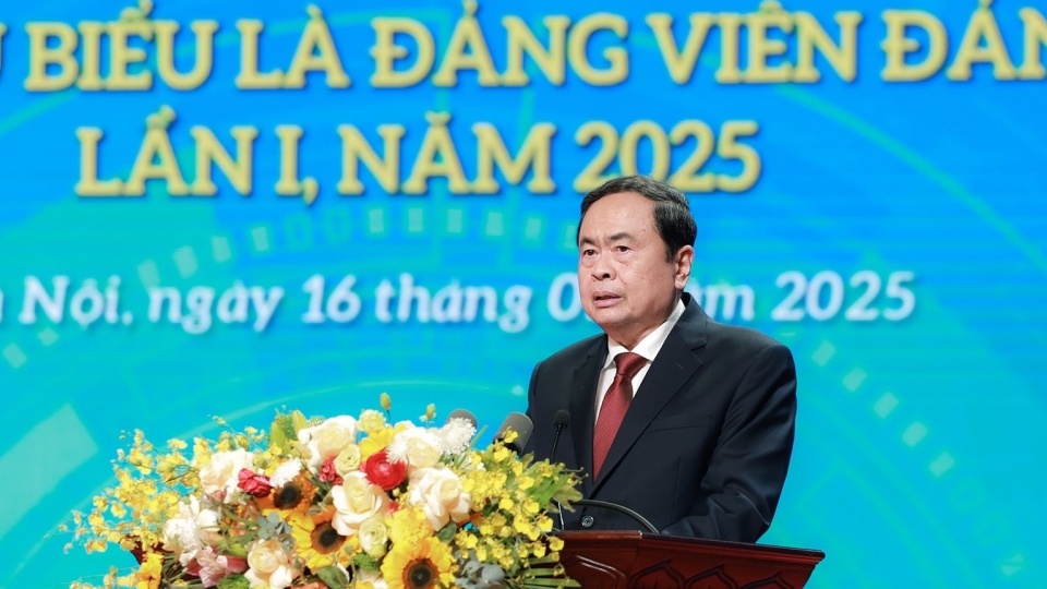 Biểu tượng của sức mạnh lao động và lý tưởng đảng viên trong thời đại mới