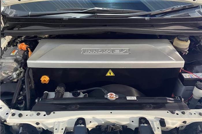 Toyota Innova thuần điện lộ diện tại triển lãm IIMS 2025 Toyota Innova thuần điện lộ diện tại triển lãm IIMS 2025