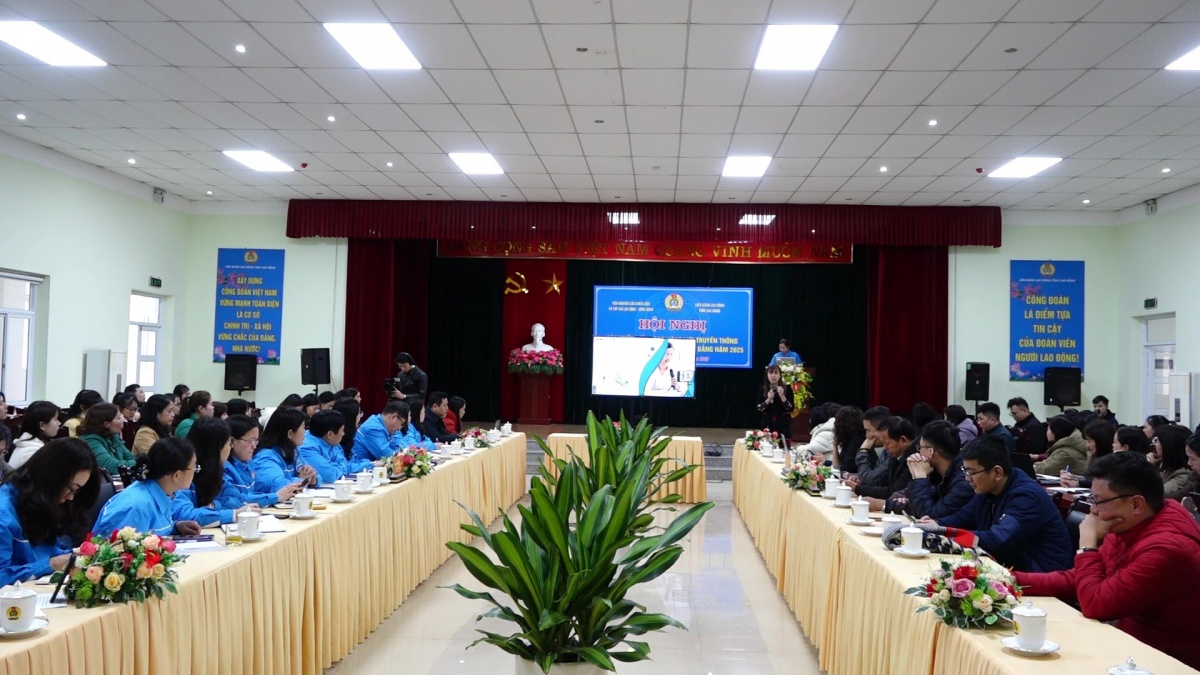 Nâng cao năng lực truyền thông cho cán bộ Công đoàn trong bối cảnh mới Nâng cao năng lực truyền thông cho cán bộ Công đoàn trong bối cảnh mới