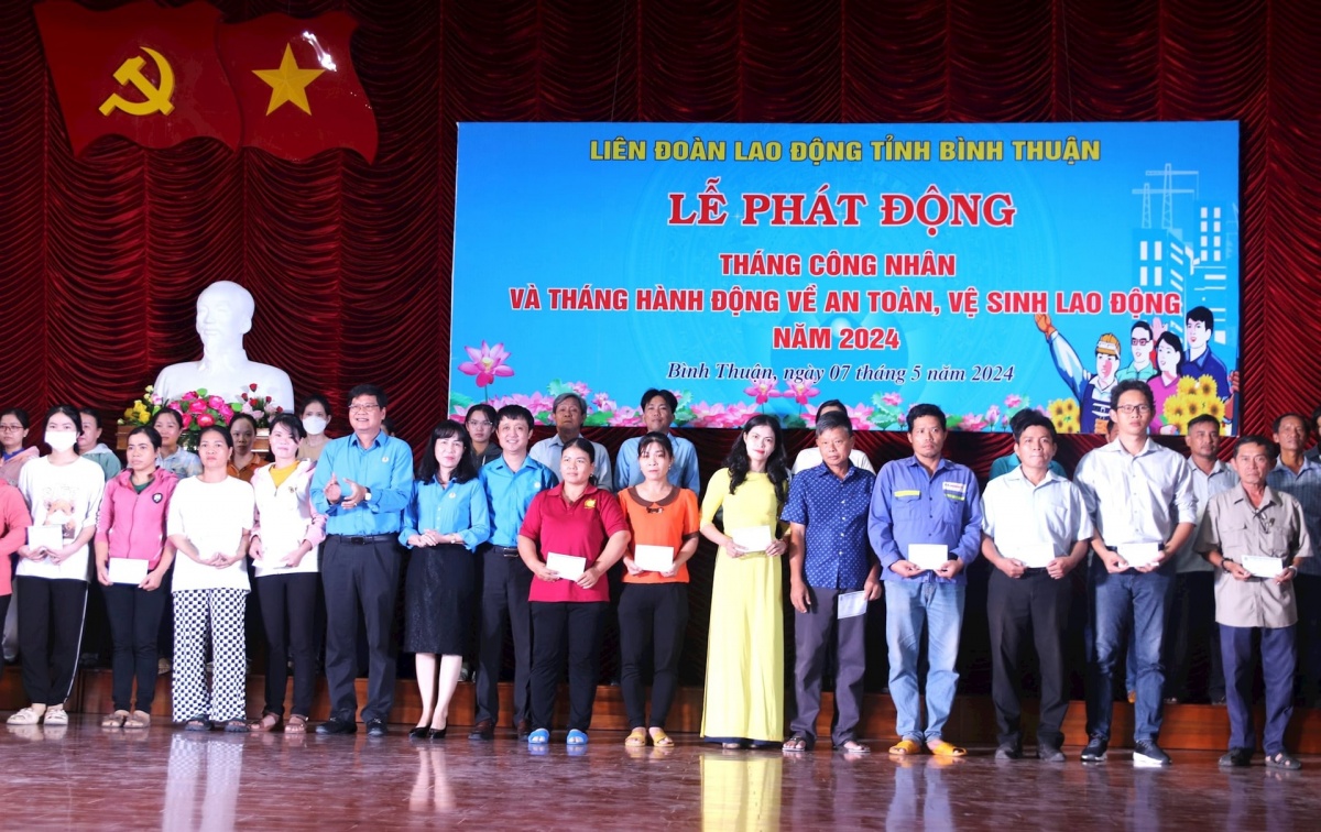 Tháng Công nhân 2025: “Công nhân Việt Nam tiên phong bước vào kỷ nguyên mới” Tháng Công nhân 2025: “Công nhân Việt Nam tiên phong bước vào kỷ nguyên mới”