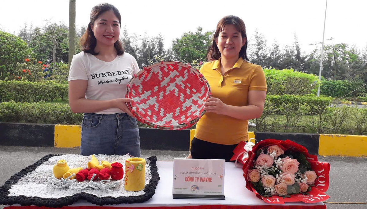 Tháng Công nhân 2025: “Công nhân Việt Nam tiên phong bước vào kỷ nguyên mới” Tháng Công nhân 2025: “Công nhân Việt Nam tiên phong bước vào kỷ nguyên mới”