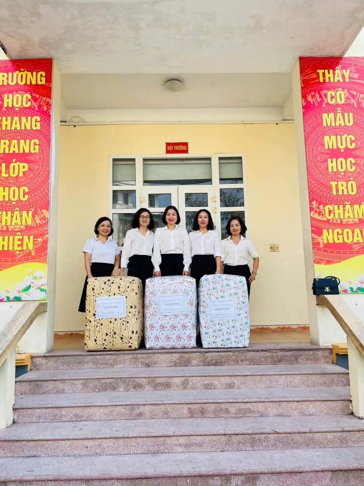 Cô “Táo y tế”- chiến sĩ thầm lặng của Trường Tiểu học Cao Thắng Cô “Táo y tế”- chiến sĩ thầm lặng của Trường Tiểu học Cao Thắng