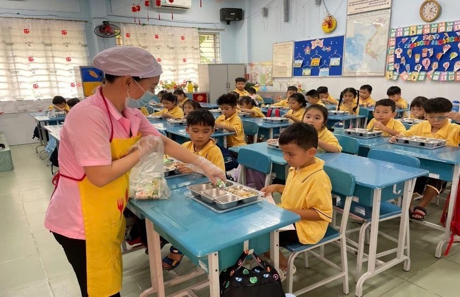 Tấm lòng của cô bảo mẫu Nguyễn Thị Mỹ Hiền Tấm lòng của cô bảo mẫu Nguyễn Thị Mỹ Hiền