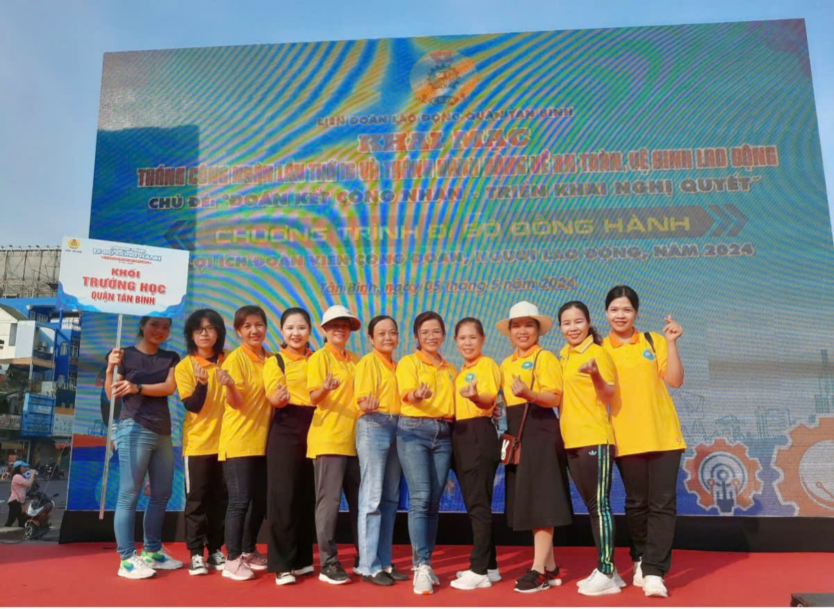 Công đoàn vững mạnh – điểm tựa của thầy cô Trường Tiểu học Nguyễn Văn Trỗi Công đoàn vững mạnh – điểm tựa của thầy cô Trường Tiểu học Nguyễn Văn Trỗi