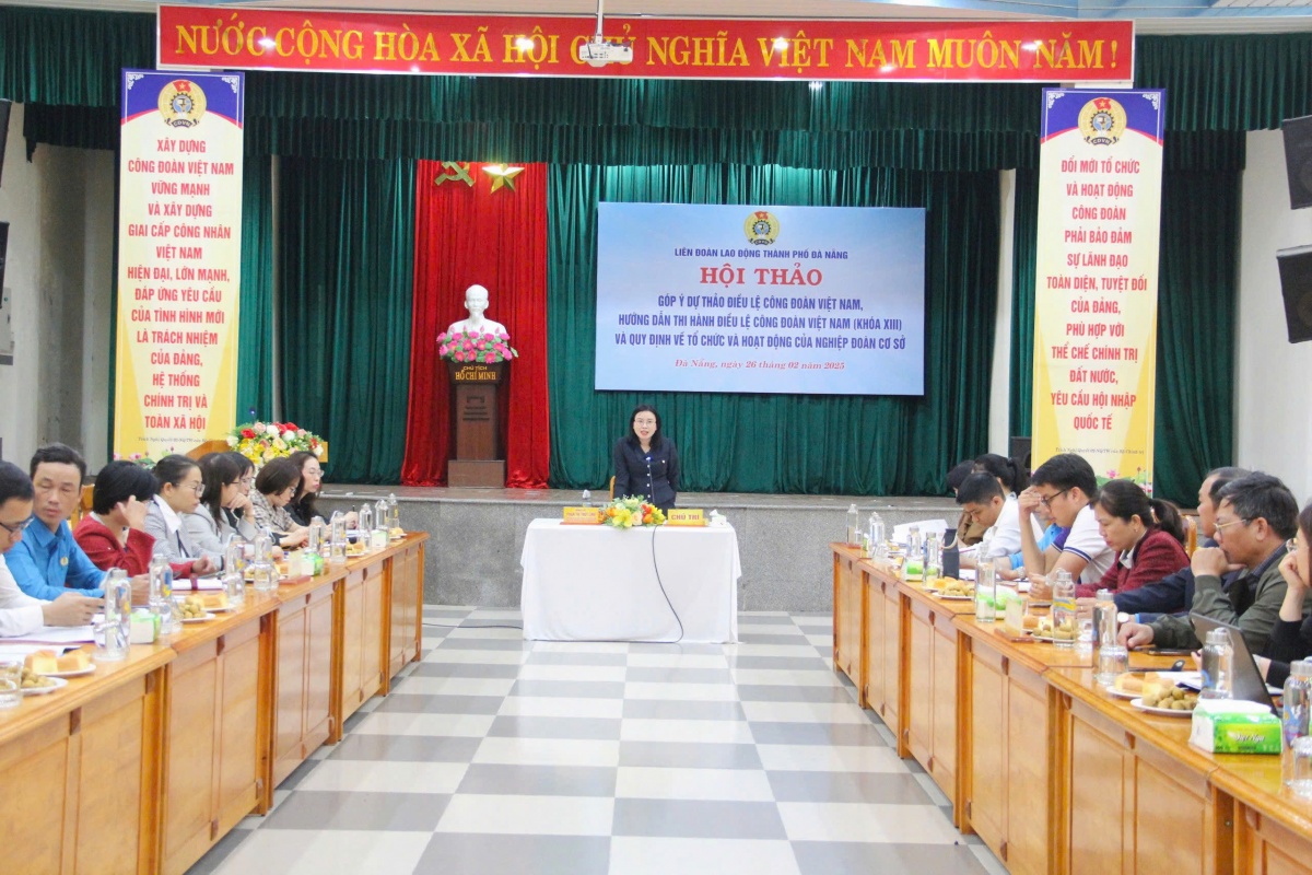 Quang cảnh Hội thảo góp ý xây dựng Hướng dẫn thi hành Điều lệ Công đoàn Việt Nam và Quy định về tổ chức, hoạt động của nghiệp đoàn cơ sở tại Đà Nẵng. Ảnh: Phan Nguyên