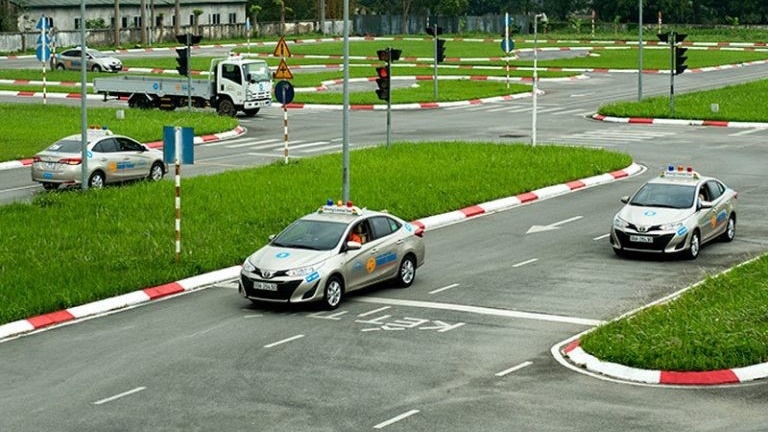 Thi trượt bằng lái bao lâu thi lại?