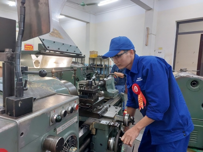 Học tập suốt đời – Động lực phát triển của giai cấp công nhân và tổ chức Công đoàn Việt Nam Học tập suốt đời – Động lực phát triển của giai cấp công nhân và tổ chức Công đoàn Việt Nam