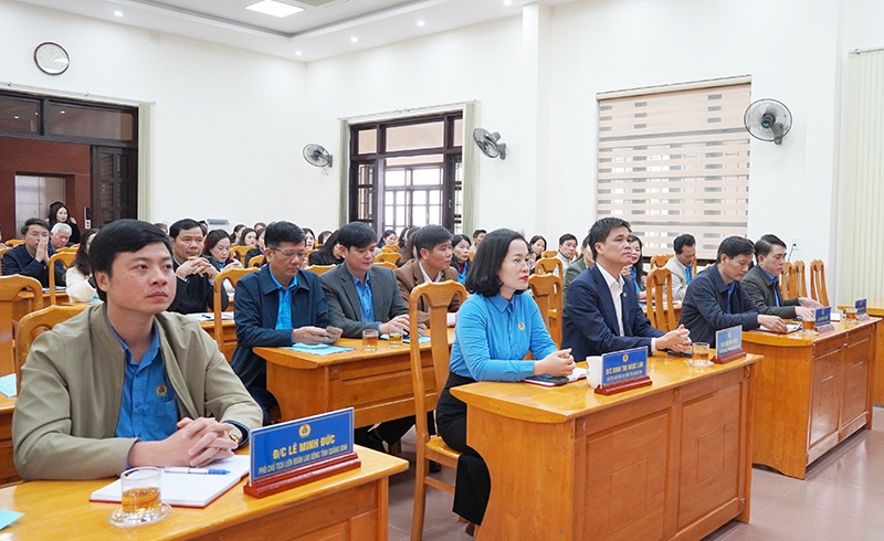 Đổi mới tư duy, tầm nhìn và kỹ năng cho cán bộ công đoàn tỉnh Quảng Bình