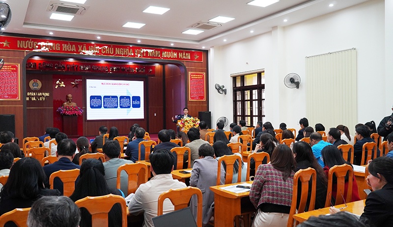 Đổi mới tư duy, tầm nhìn và kỹ năng cho cán bộ công đoàn tỉnh Quảng Bình