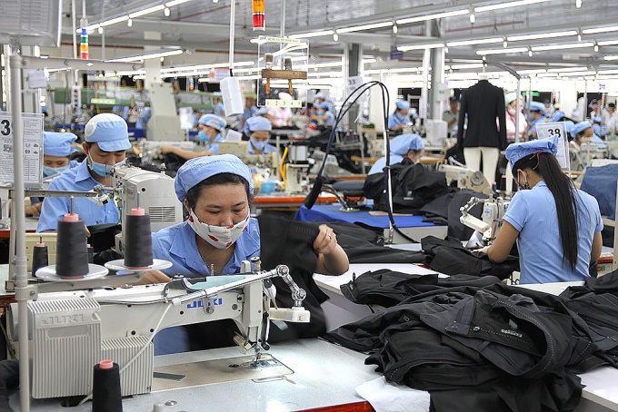 Việc quy định được tạm dừng tối đa 12 tháng nhưng phải đóng bù là một điểm cân bằng, nhưng cần có cơ chế giám sát sát sao việc thực hiện đóng bù. Ảnh minh hoạ