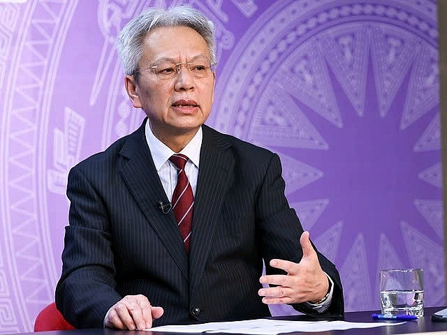 Tiến sĩ Nguyễn Sĩ Dũng, nguyên Phó chủ nhiệm Văn phòng Quốc hội. Tiến sĩ Nguyễn Sĩ Dũng, nguyên Phó chủ nhiệm Văn phòng Quốc hội.