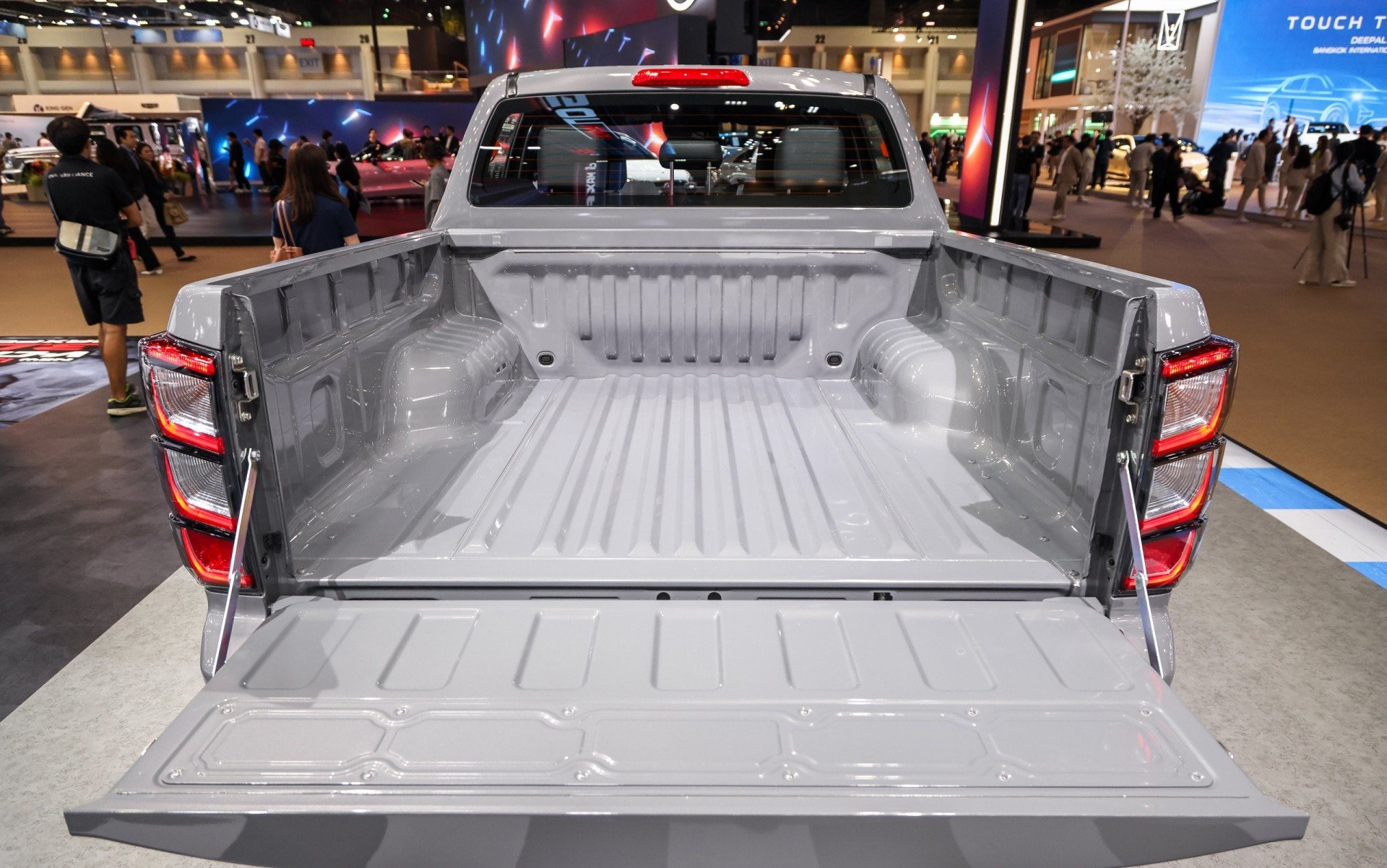 Bộ đôi Isuzu D-Max và Mu-X 2025 được trang bị động cơ 2.2L hoàn toàn mới