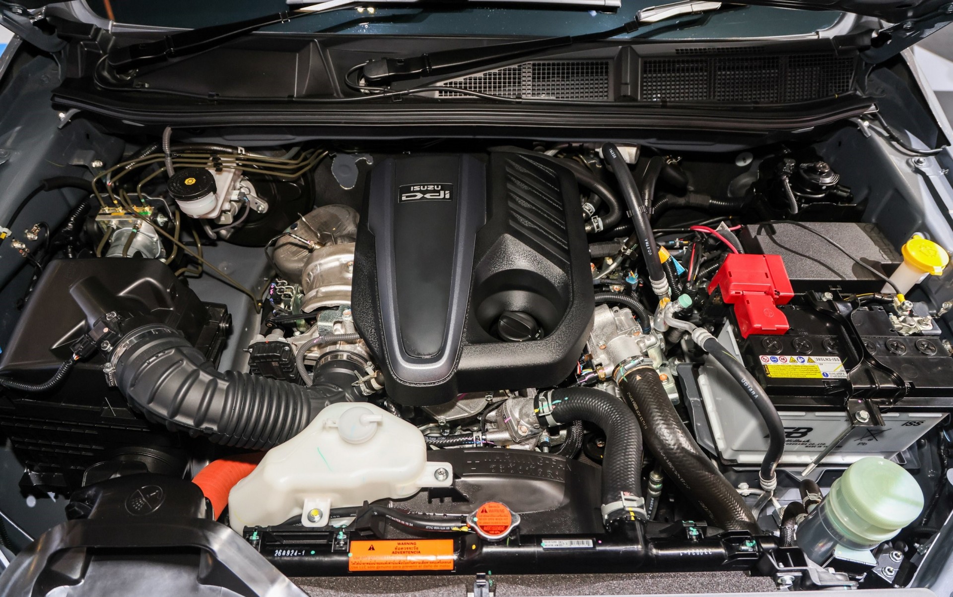 Bộ đôi Isuzu D-Max và Mu-X 2025 được trang bị động cơ 2.2L hoàn toàn mới