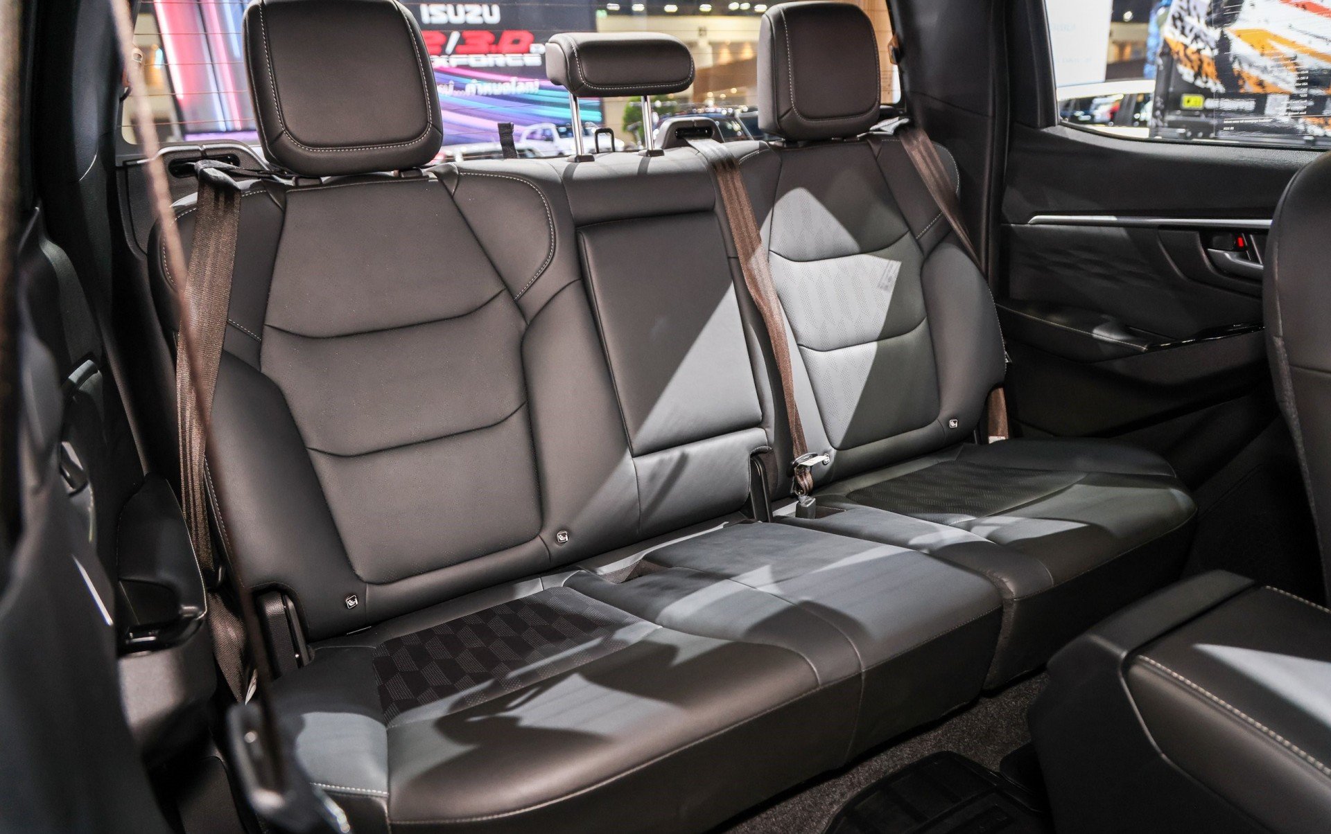 Bộ đôi Isuzu D-Max và Mu-X 2025 được trang bị động cơ 2.2L hoàn toàn mới