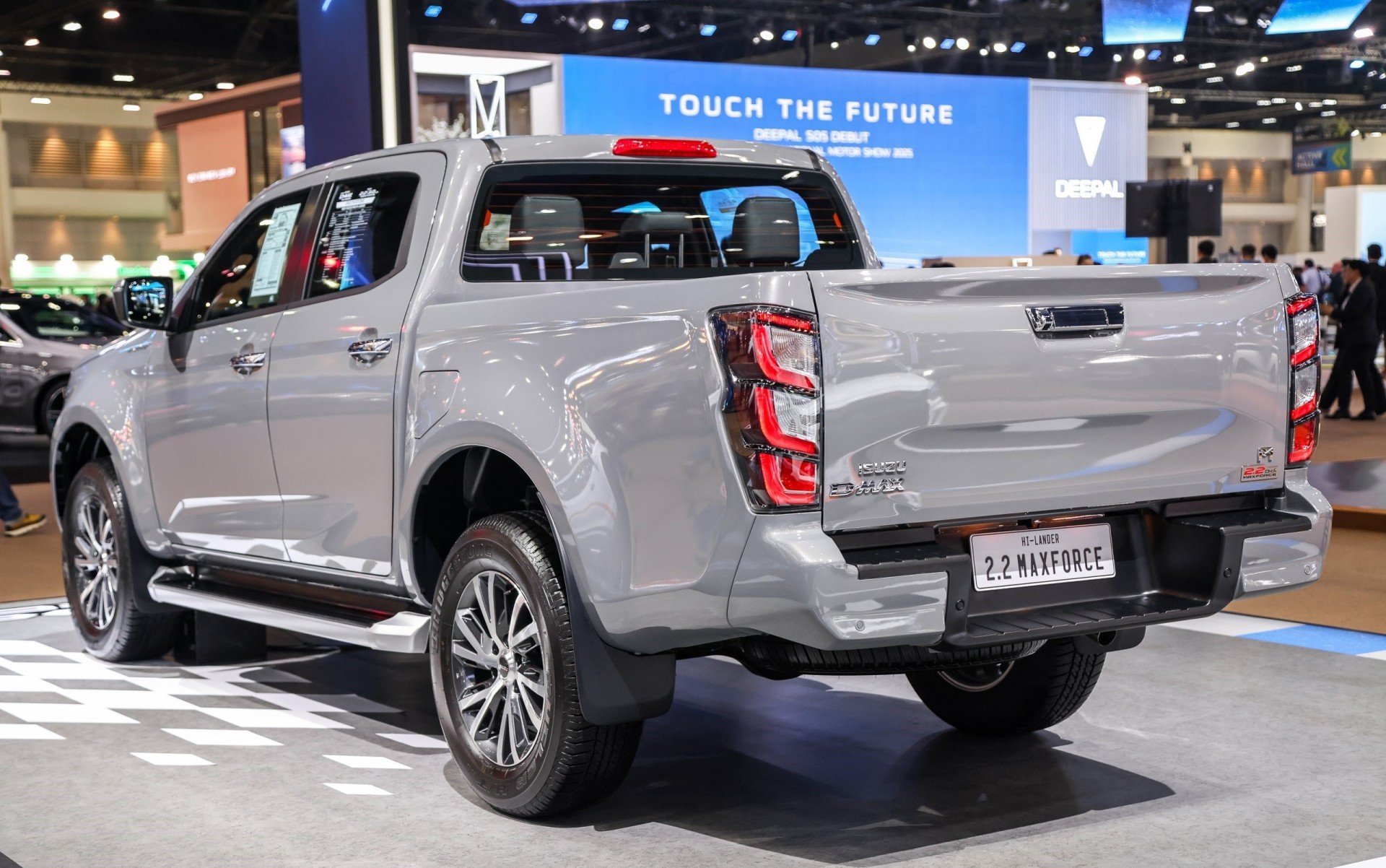 Bộ đôi Isuzu D-Max và Mu-X 2025 được trang bị động cơ 2.2L hoàn toàn mới