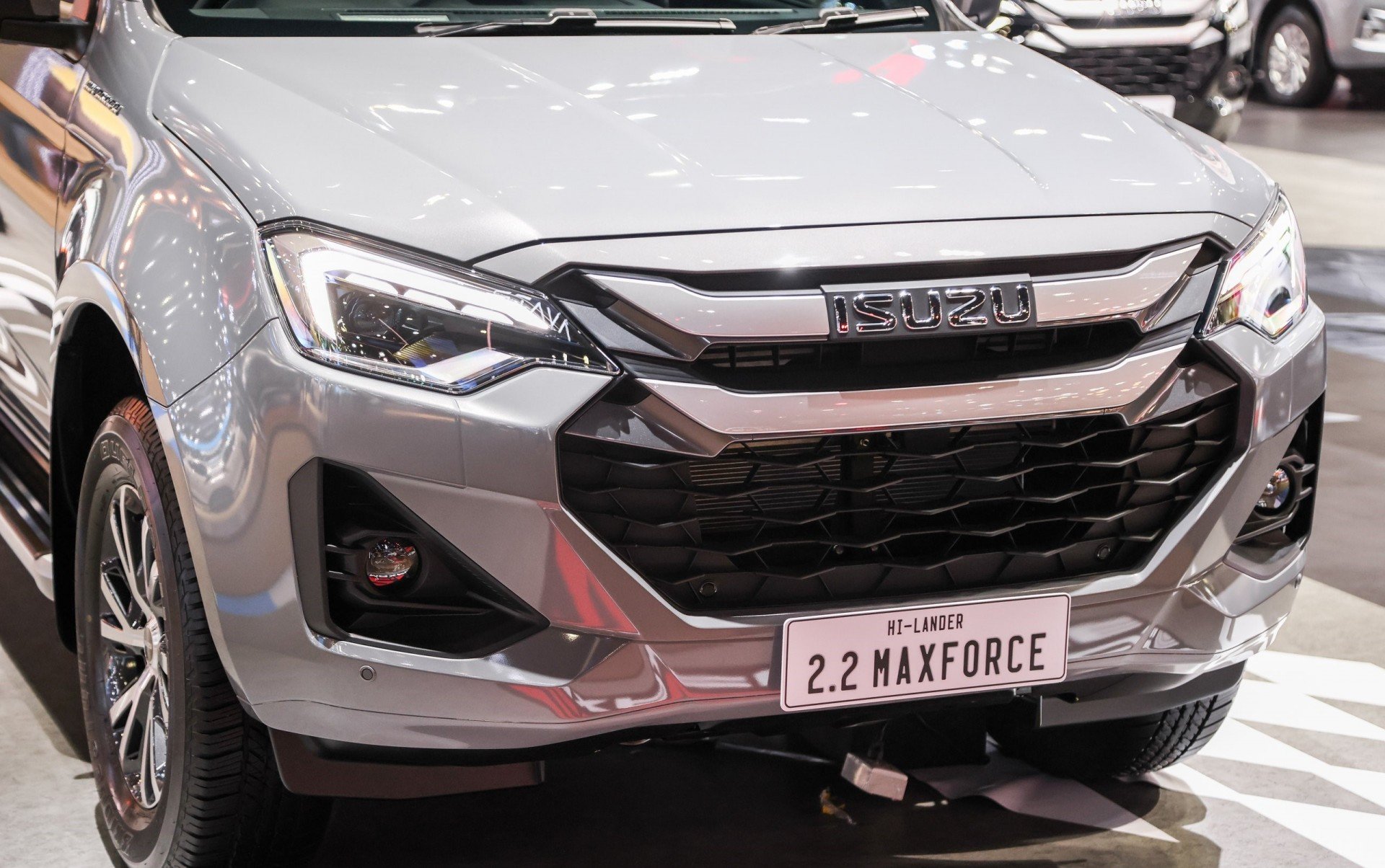 Bộ đôi Isuzu D-Max và Mu-X 2025 được trang bị động cơ 2.2L hoàn toàn mới