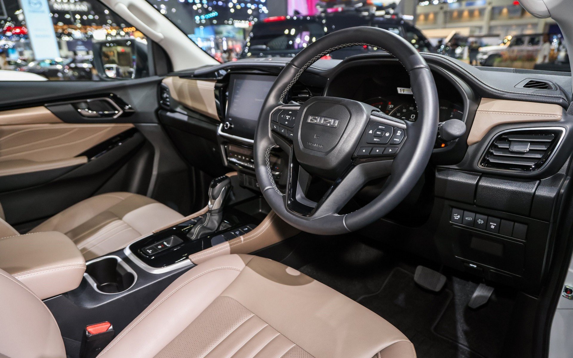 Bộ đôi Isuzu D-Max và Mu-X 2025 được trang bị động cơ 2.2L hoàn toàn mới