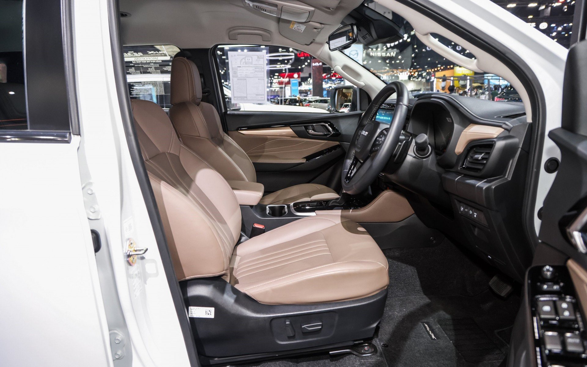 Bộ đôi Isuzu D-Max và Mu-X 2025 được trang bị động cơ 2.2L hoàn toàn mới