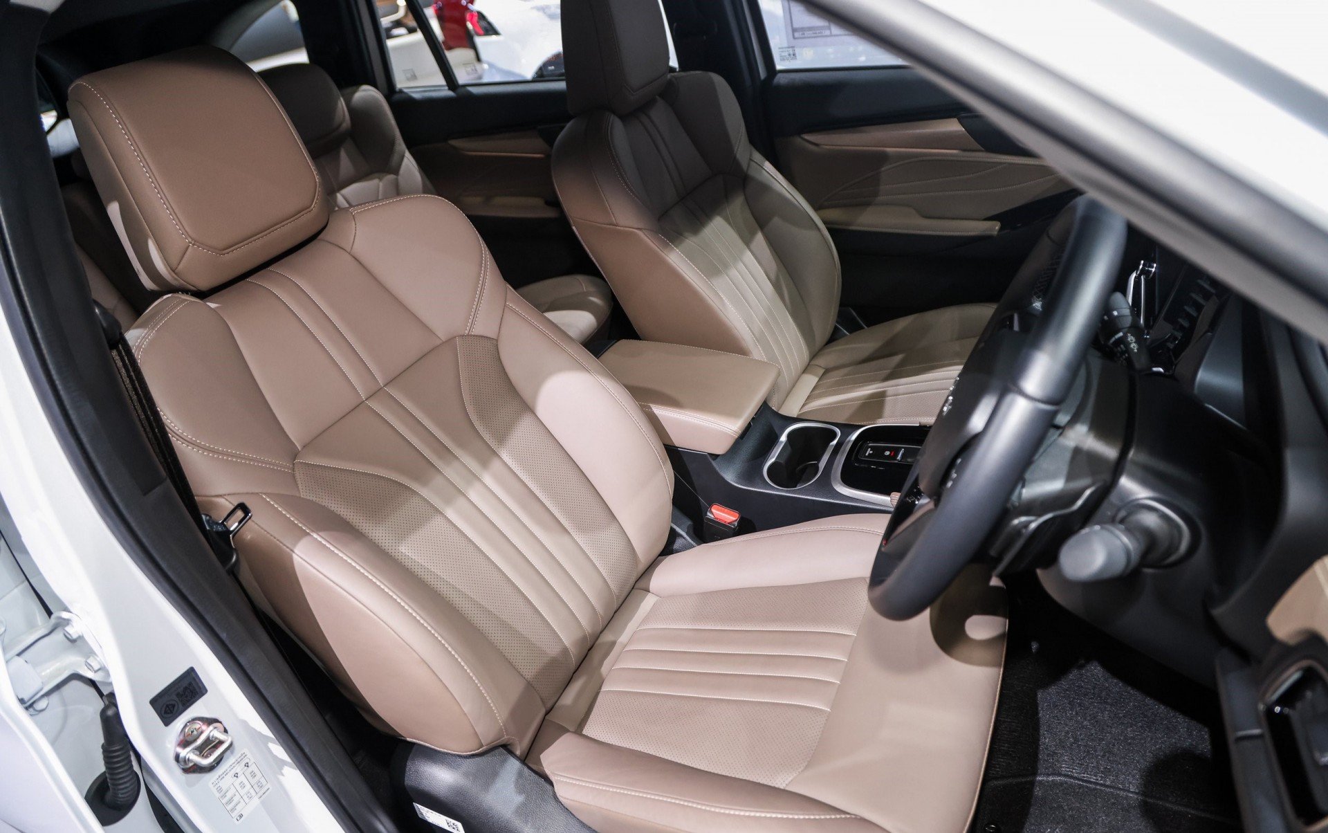 Bộ đôi Isuzu D-Max và Mu-X 2025 được trang bị động cơ 2.2L hoàn toàn mới