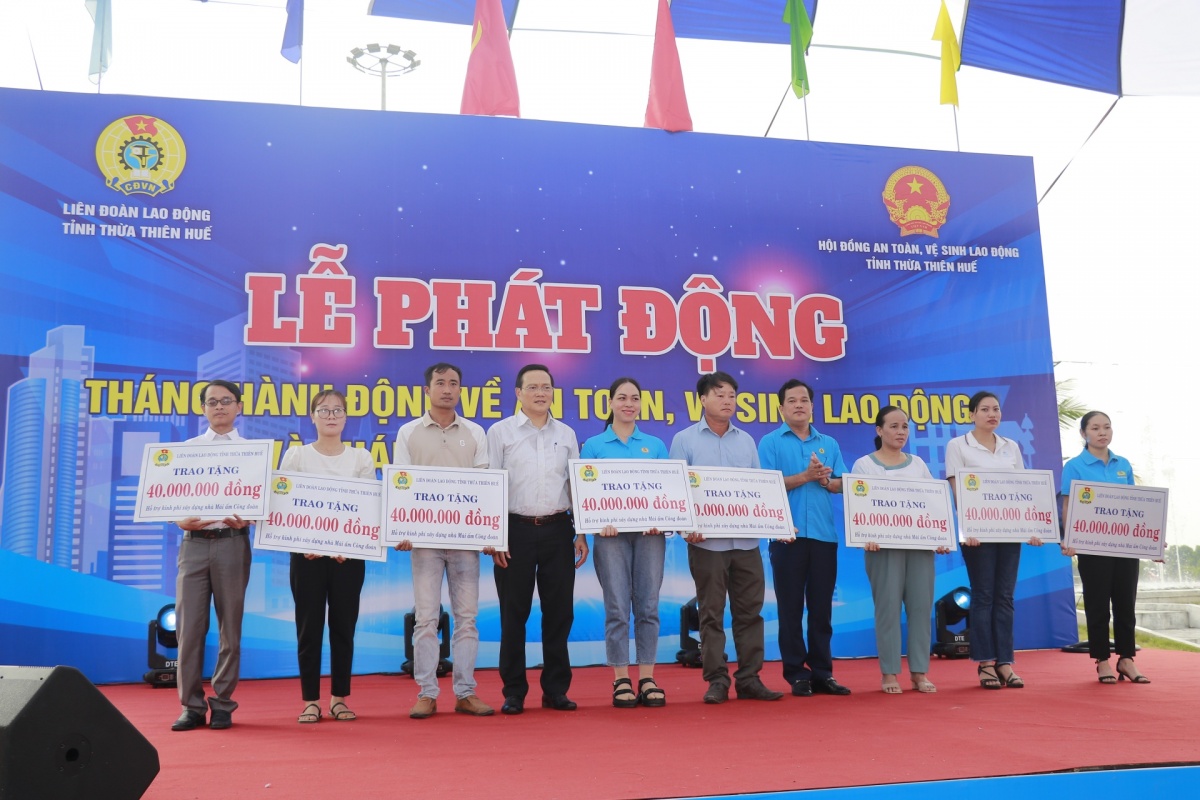 Tháng Công nhân ở Huế: Đồng hành và sẻ chia