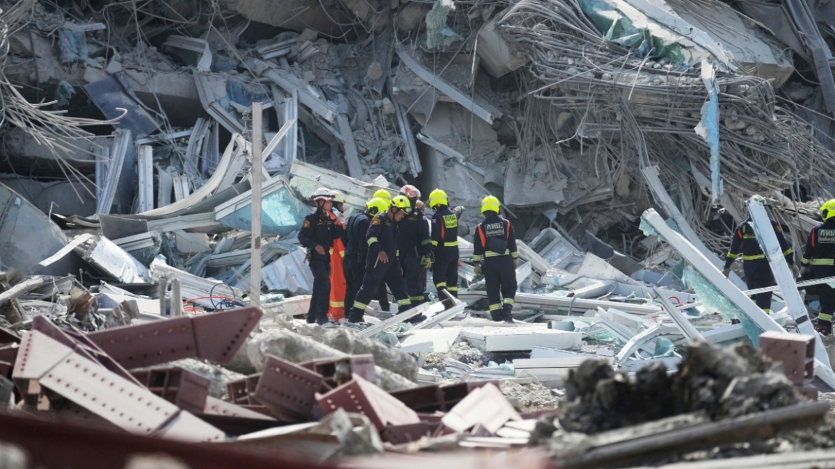 Động đất thì phải làm gì?