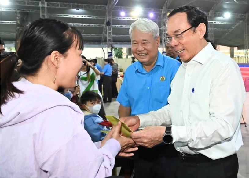 Những người thầm lặng góp phần dựng xây TP. Hồ Chí Minh hiện đại Những người thầm lặng góp phần dựng xây TP. Hồ Chí Minh hiện đại