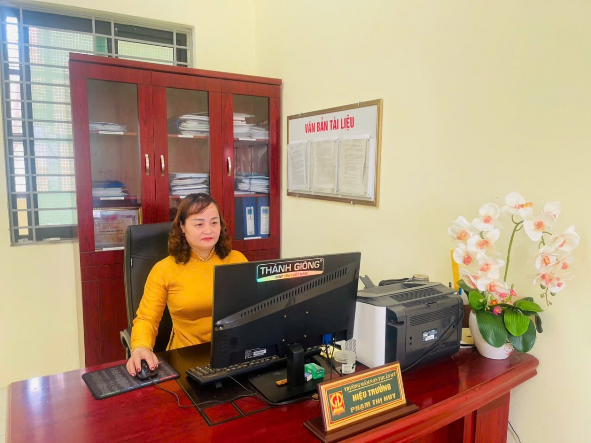 Tấm gương sáng trong giáo dục mầm non và hoạt động công đoàn