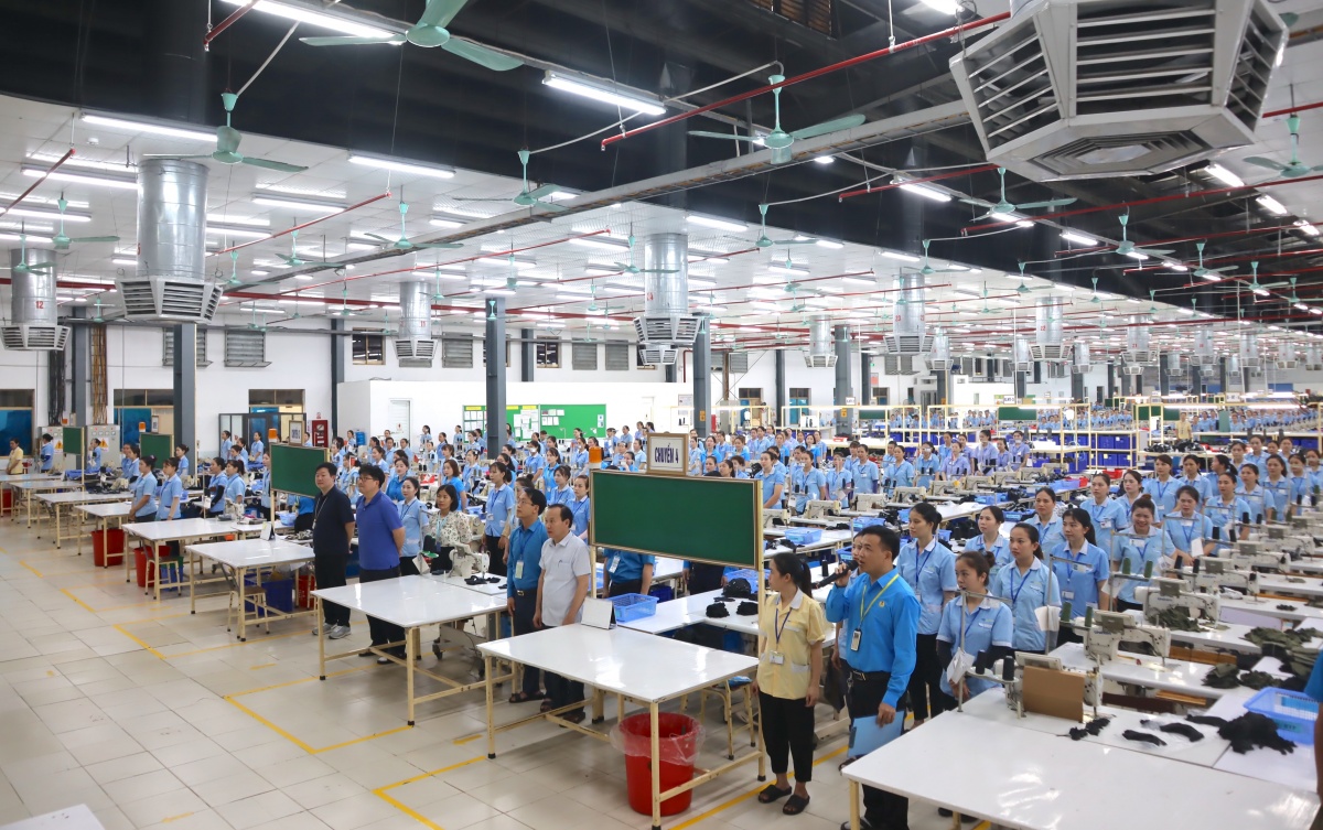 Công nhân và Công đoàn Việt Nam trong kỷ nguyên vươn mình: Gánh vác tương lai đất nước, kiến tạo tương lai chính mình Gánh vác tương lai đất nước, kiến tạo tương lai chính mình