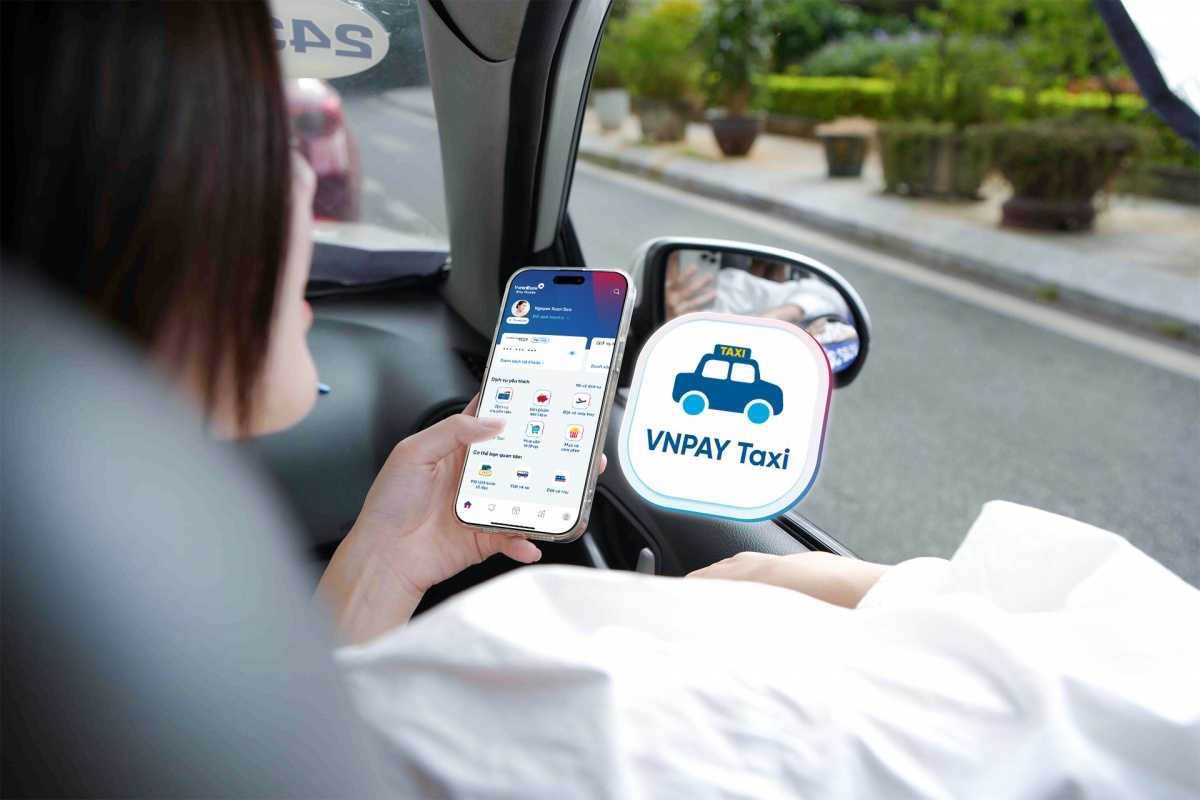 Có app VietinBank iPay Mobile là có thể gọi được taxi, xe máy nhanh chóng, dễ dàng. Có app VietinBank iPay Mobile là có thể gọi được taxi, xe máy nhanh chóng, dễ dàng.