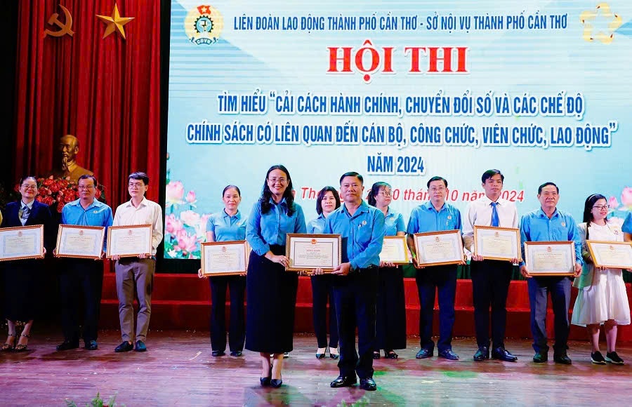 Chuyển đổi số trong công đoàn: Đòi hỏi sống còn, không chỉ là khẩu hiệu Chuyển đổi số trong công đoàn: Đòi hỏi sống còn, không chỉ là khẩu hiệu