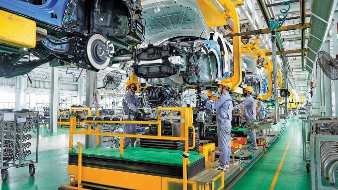 Công đoàn không chỉ “bảo vệ quyền lợi”, mà còn trở thành hệ điều tiết xã hội, giữ cho guồng máy kinh doanh không chệch hướng đạo lý và nhân bản. Ảnh minh hoạ Công đoàn không chỉ “bảo vệ quyền lợi”, mà còn trở thành hệ điều tiết xã hội, giữ cho guồng máy kinh doanh không chệch hướng đạo lý và nhân bản. Ảnh minh hoạ