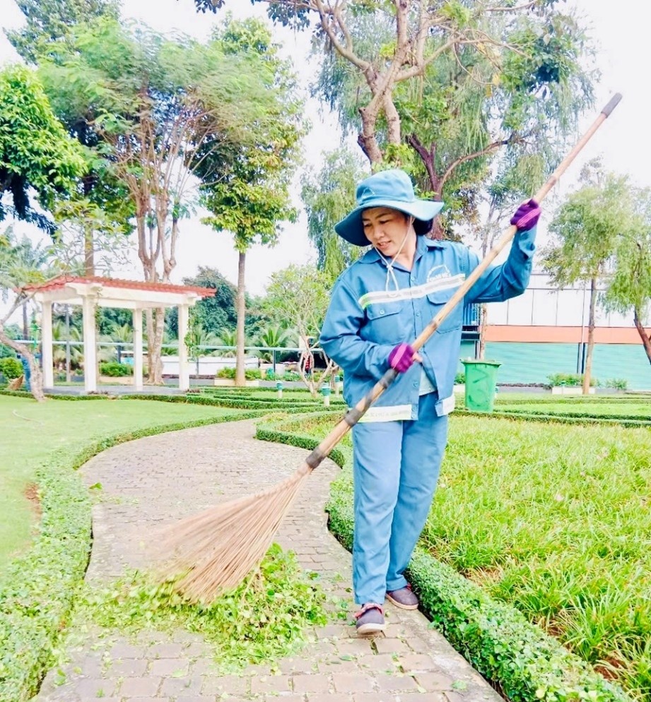 Người đảng viên bước ra từ những con đường sạch Người đảng viên bước ra từ những con đường sạch