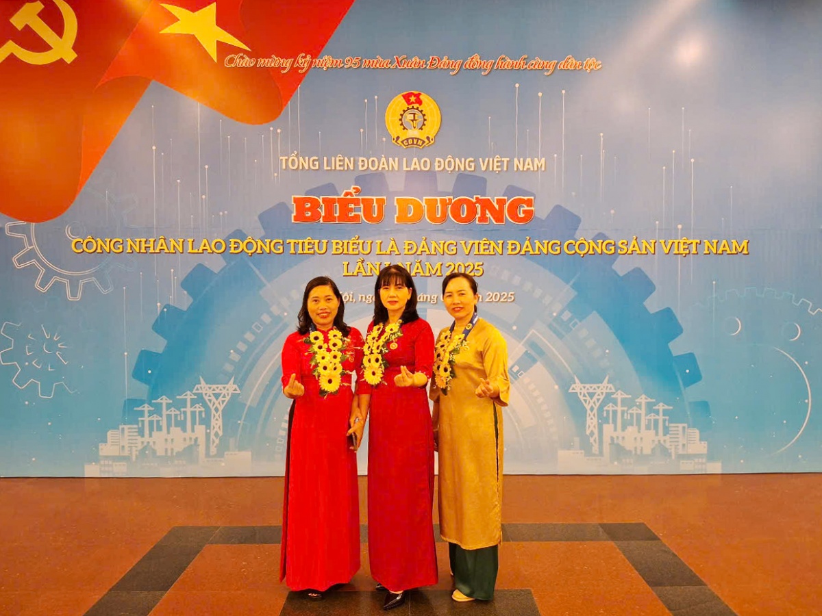 Người đảng viên bước ra từ những con đường sạch Người đảng viên bước ra từ những con đường sạch