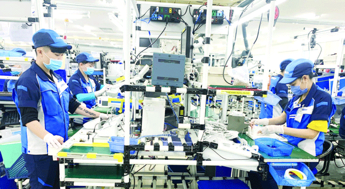 khi Nhà nước chủ trương đầu tư tối thiểu 3% ngân sách để phát triển khoa học và nâng dần tỷ lệ lên 2% GDP, là đang đặt người lao động vào trung tâm của dòng chảy phát triển.