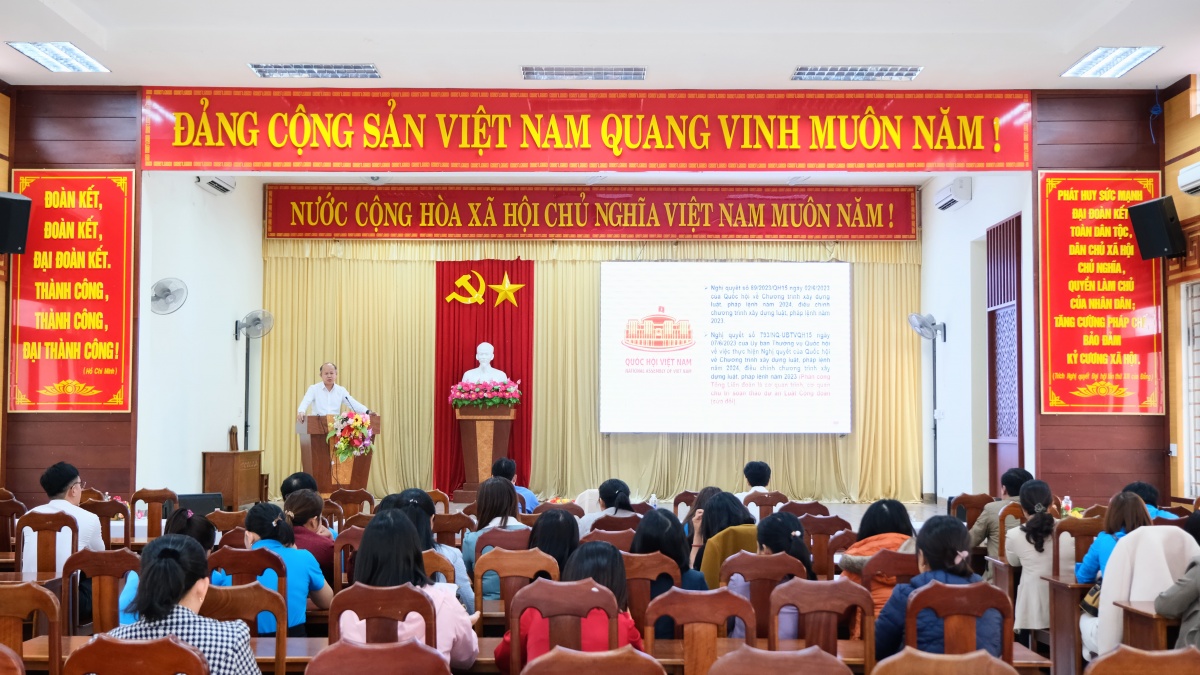 Luật Công đoàn 2024: Để luật “thấm sâu” vào đời sống người lao động
