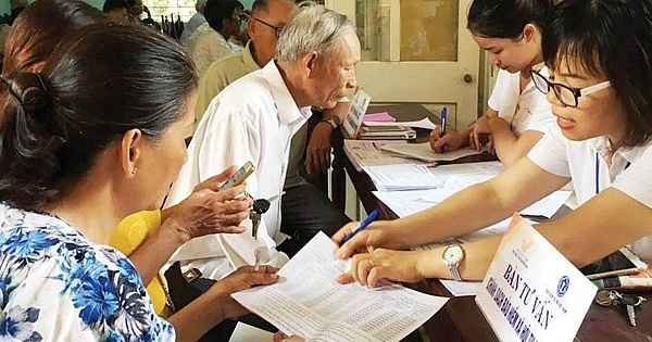 Việc bổ sung chế độ trợ cấp hằng tháng cho người đã đủ tuổi nghỉ hưu nhưng chưa đủ điều kiện hưởng lương hưu không chỉ là một chính sách cải cách – mà là một thông điệp đầy nhân văn từ Nhà nước gửi đến hàng triệu công nhân. Việc bổ sung chế độ trợ cấp hằng tháng cho người đã đủ tuổi nghỉ hưu nhưng chưa đủ điều kiện hưởng lương hưu không chỉ là một chính sách cải cách – mà là một thông điệp đầy nhân văn từ Nhà nước gửi đến hàng triệu công nhân.