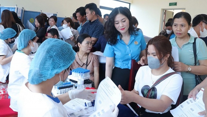 Đồng hành trong hành trình ấy là tổ chức công đoàn – người bạn bền bỉ, tận tụy bảo vệ và nâng đỡ họ trong từng bước đi, từng giấc mơ chưa trọn vẹn.