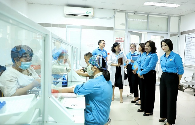 Trong hành trình ấy, tổ chức công đoàn tiếp tục giữ vai trò người bạn đồng hành kiên cường, đưa tiếng nói người lao động đến tận nghị trường.