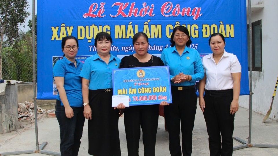 Mái ấm giữa đời thường: Ước mơ có thật của đôi vợ chồng công nhân xa quê