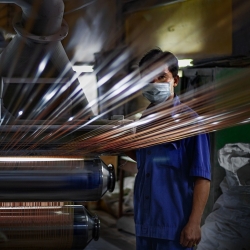 Công nhân Việt Nam và hành trình không nghỉ