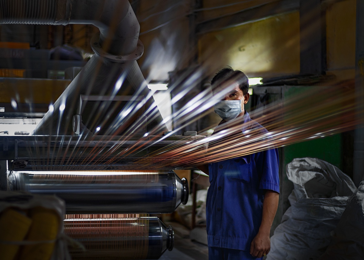 Công nhân Việt Nam và hành trình không nghỉ