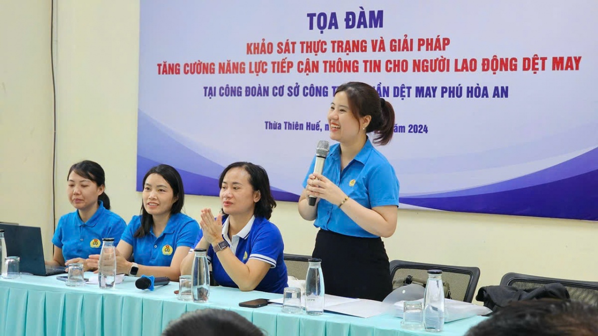 Tăng cường năng lực tiếp cận thông tin của người lao động: Góc nhìn từ ngành Dệt may Việt Nam Tăng cường năng lực tiếp cận thông tin của người lao động: Góc nhìn từ ngành Dệt may Việt Nam