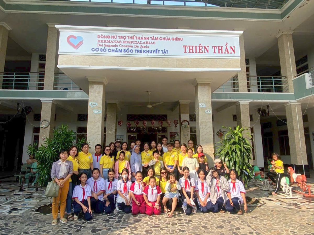 Có một niềm hạnh phúc ấm áp, dịu dàng Có một niềm hạnh phúc ấm áp, dịu dàng