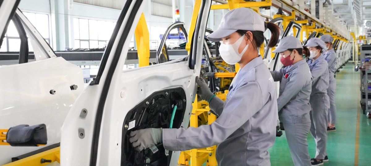 Đội ngũ công nhân trong kỷ nguyên vươn mình của dân tộc Đội ngũ công nhân trong kỷ nguyên vươn mình của dân tộc