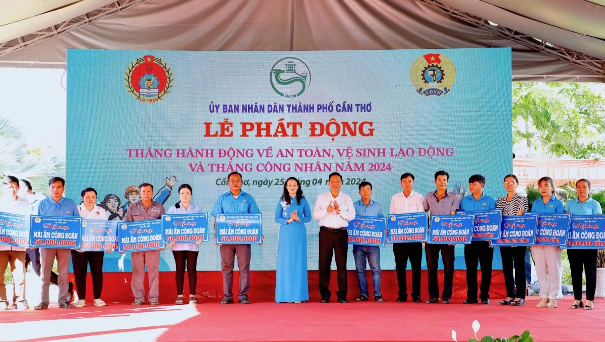 Ba bài học lớn, ba việc cần làm ngay trong Tháng Công nhân 2025 Ba bài học lớn, ba việc cần làm ngay trong Tháng Công nhân 2025