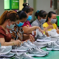 Một chữ “thêm” trong thỏa ước: Nâng bước đời công nhân