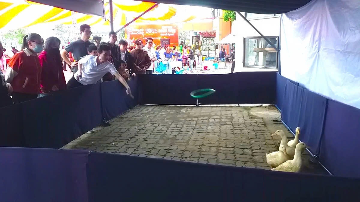 Niềm vui Tết sớm của công nhân Đà Nẵng